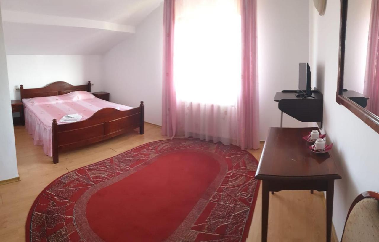 Motel Balcost Piatra Neamţ エクステリア 写真